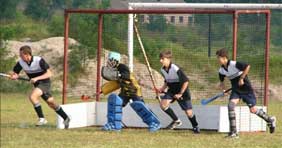 Hockey boys on defence