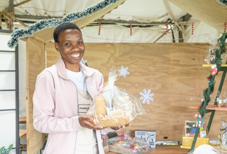 COUNTRY CHRISTMAS MARKET